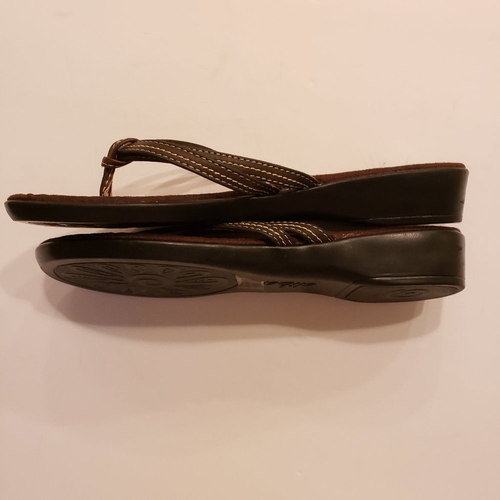 Diba Thong Double Strap Sandals - Picture 5 of 11